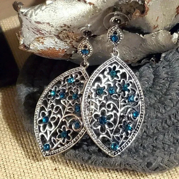Vintage Marquise Blue Rhinestone Silver Filigree Earrings - Picture 1 of 7